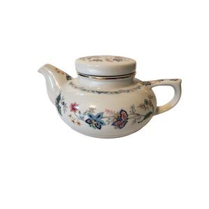 Andrea by Sadek Teapot